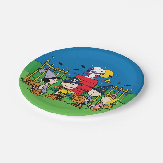 Charlie Brown en Gang Halloween Party Papieren Bordje (Gekanteld)