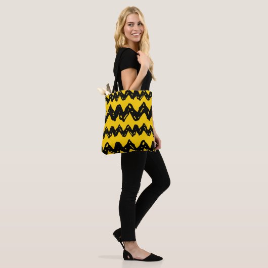 Charlie Brown Zig Zag Pattern Tote Bag (Op model)