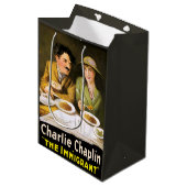 Charlie Chaplin/The Immigrant Gift Bag Medium Cadeauzakje (Voorkant Gekanteld)