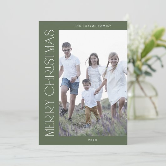 CHARLIE Green Familie Foto Boho Vrolijk Kerstfeest Feestdagenkaart (Staand voorkant)