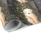 Charlie The GoldenDoodle Puppy met Kerstmis Cadeaupapier (Rol Hoek)