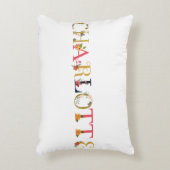 CHARLOTTE naam kunst met bloemen geborduurd Accent Kussen (Voorkant(Verticaal))