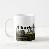 Charlotte NC Skyline met Charlotte in de hemel Koffiemok (Links)