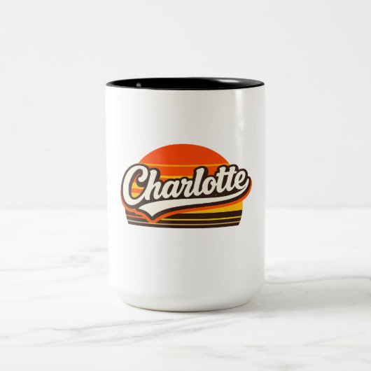 Charlotte Retro Sunset Personalized Name Design Tweekleurige Koffiemok (Center)
