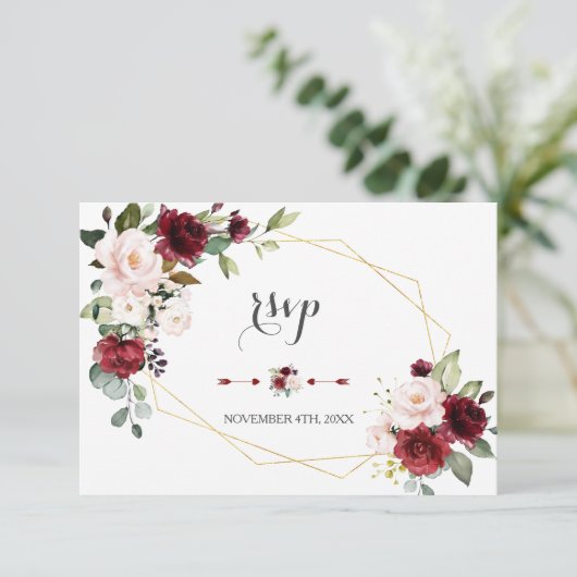Charm Burgundy Blush Flowers Gold Lijst Wedding RSVP Kaartje (Staand voorkant)