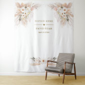 Charm Desert White Roses Pampas Grass Wedding Wandkleed (In situ)
