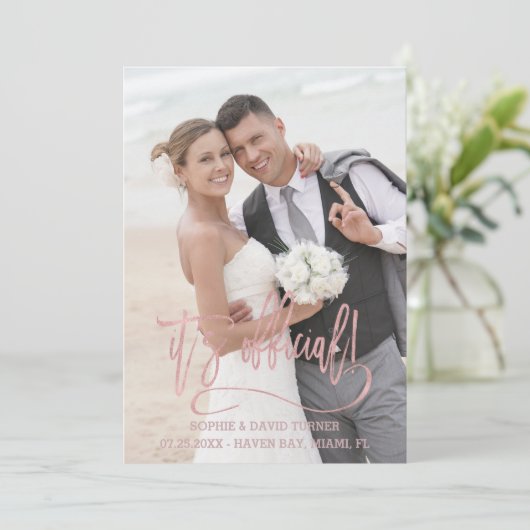 Charm Roos Gold Calligraphy Het is officieel huwel Aankondiging (Staand voorkant)