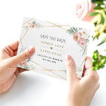 Charm Wit Stoffig Roos Bloemen Gouden Bruiloft Save The Date<br><div class="desc">Elegant kaartontwerp met aquarel luchtig groen,  stoffig roos en witte bloemen,  faux roos gouden lijst,  op een faux witte aquarel papieren achtergrond. Gebruik de tool Personaliseren om uw gegevens toe te voegen. Ga voor overeenkomende objecten naar mijn Dusty Roos Flowers Collectie.</div>