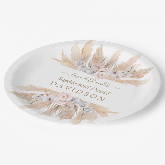 Charm Witte Rozen Pampas Gras Bruiloft Papieren Bordje (Gekanteld)