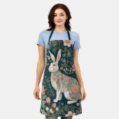 Charmant konijn William Morris geïnspireerd Floral Schort (Gedragen)