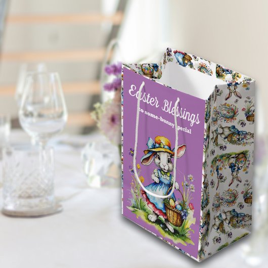 Charmant Paarse  Meisje Paashaas Medium Cadeauzakje