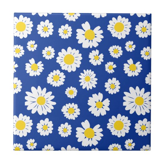 Charmante Daisy Bloemen Ontwerp Blauwe Achtergrond Tegeltje (Voorkant)