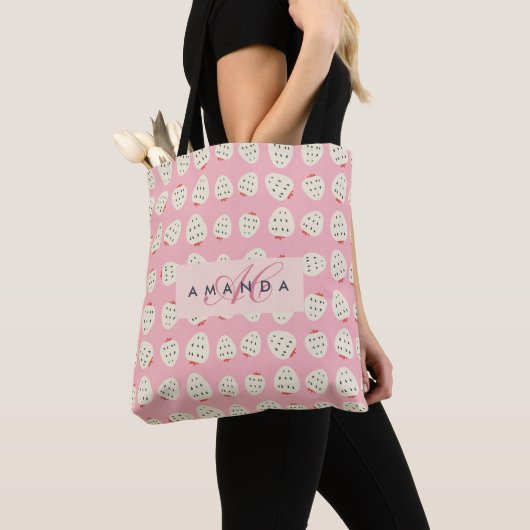 Charmante Girly Aardbei Patroon Monogram Geschenke Tote Bag (Dichtbij)