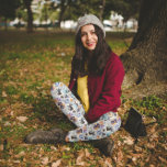 Charmante Halloween Leggings<br><div class="desc">Maak je klaar om een scheutje schattig en grappig toe te voegen aan je Halloween outfit. Transformeer je outfit met spooky charme! Onze leggings zijn voorzien van schattige heksen, zwarte katten, geesten, pompoenen en spinnen, die spookachtige vibes toevoegen aan je halloween outfit. Perfect voor iedereen die van Halloween houdt!</div>