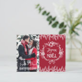 Charmante JOYEUX NOËL Typografie Pine Foto Uitnodiging Briefkaart (Staand voorkant)