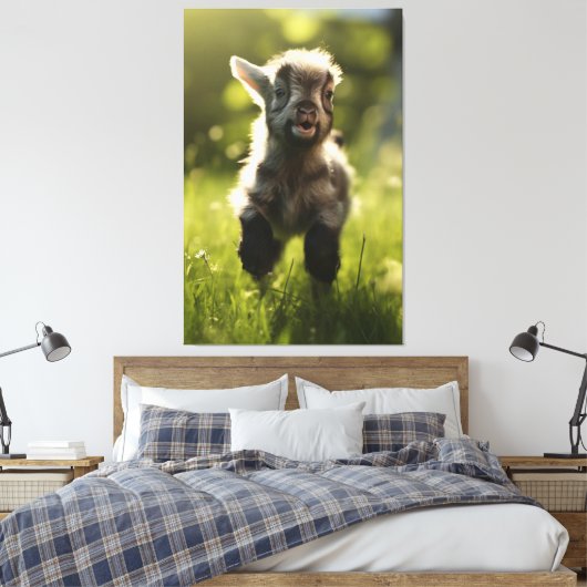 Charmante kleurrijke Baby geit in grasportret Canvas Afdruk (Insitu (Slaapkamer))