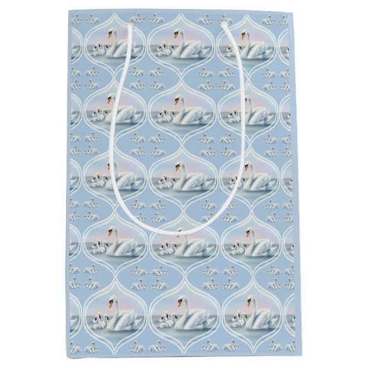 Charmante Mama Zwaan Met Baby'S In Peach Sunset Medium Cadeauzakje (Voorkant)