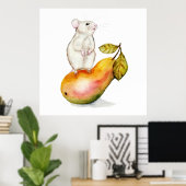 Charmante muis op een peer poster (Thuiskantoor)