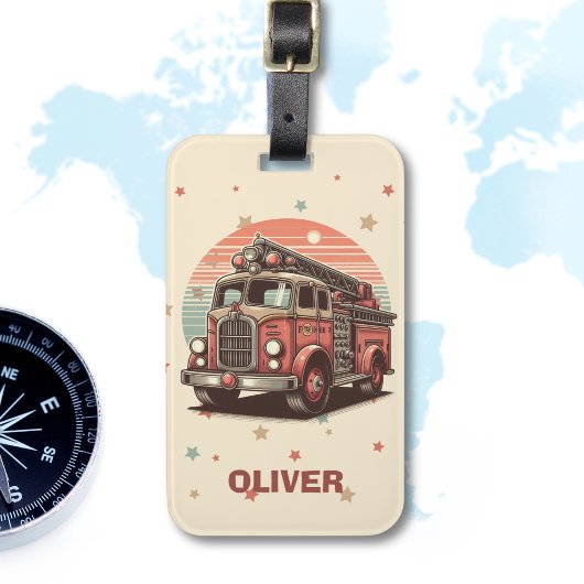 Charmante Retro Brandweerwagen bij zonsondergang Bagagelabel