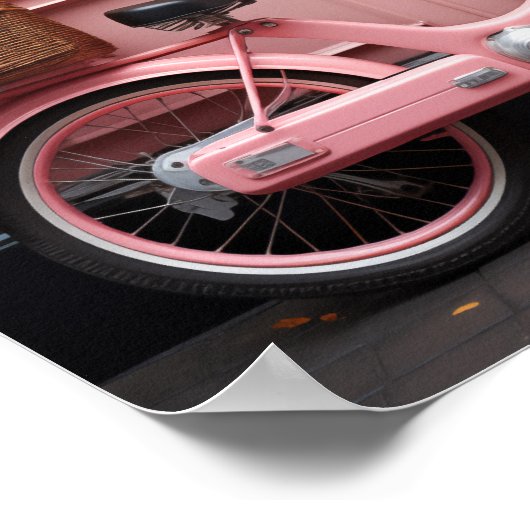 Charmante Roze Storefront met  Bromfiets Poster (Hoek)