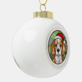 Charming Canine Cheer: Beagle thema Kerstmis Keramische Bal Ornament (Links)