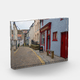 Charming Cobbled Street in Staithes Village Fotoblokken