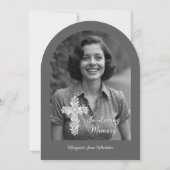 Charming Delicate Floral Christian Cross Funeral  Kaart (Achterkant)