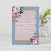 Charming Dusty Blue Misty Roos Floral Gold Wedding Kaart (Staand voorkant)
