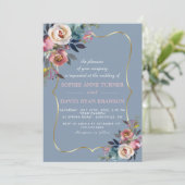 Charming Dusty Blue Misty Roos Floral Gold Wedding Kaart (Staand voorkant)