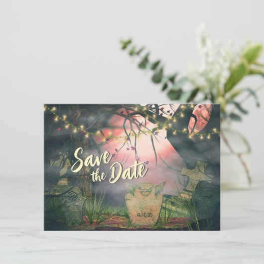 Charming Graveyard met Lights Halloween Wedding Save The Date (Staand voorkant)