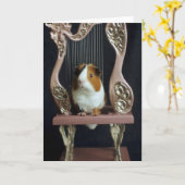 Charming Guinea Pig Harp Greeting Card – Storybook Kaart (Gele Bloem)