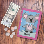 Charming Koala Beer Kind Wallet Drievoud Portemonnee<br><div class="desc">Een mooie koala beer kind portemonnee. Kies de kleur van de portemonnee die uw kind het liefst heeft: roze,  blauw,  rood,  bruin of zwart. Pas het met een naam aan als u dit wenst of verwijder het geheel. © ArianeC Illustraties-Alle rechten voorbehouden</div>