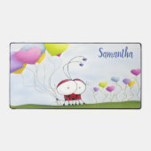 Charming Ladybug met kleurrijke hartballonnen Bureaumat (Voorkant)