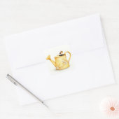 Charming little robin perched on a watering can vierkante sticker (Envelop)