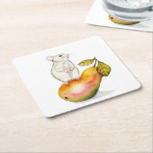 Charming Mouse on a Pear Kartonnen Onderzetters (Schuin)