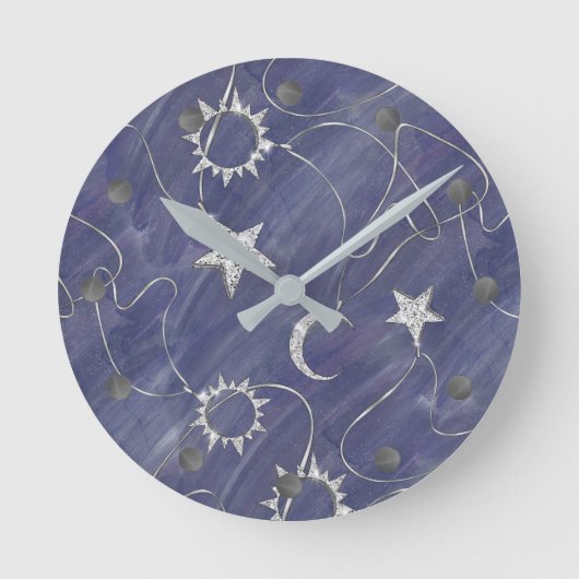 Charming Mystique | Silver Moon Stars Sun Amulet Ronde Klok (Voorkant)