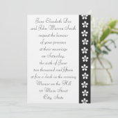 Charming Sakura in Black Wedding Invitation Kaart (Staand voorkant)