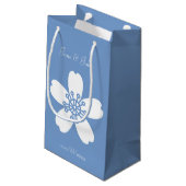 Charming Sakura in Periwinkle Gift Bag Klein Cadeauzakje (Achterkant Gekanteld)