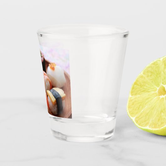 Charming Sushi Delight – Glassware by SUSHIMI Shot Glas (Rechts)