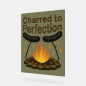 Charred to Perfection Grappige kampvuur hotdog Acryl Bord (Hoek)