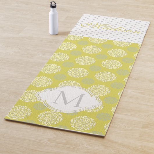 Chartreuse en Gray Trendy Monogram Yoga Mat (In situ)
