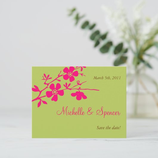 Chartreuse en roze bloesems redden de data aankondigingskaart (Staand voorkant)