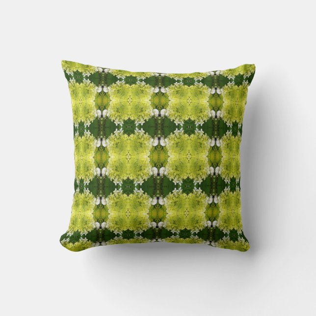 Chartreuse Green Abstract Hydrangea Blooms Patroon Kussen (Voorkant)