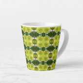Chartreuse Green Abstract Hydrangea Blooms Patroon Latte Mok (Rechterhoek)