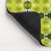 Chartreuse Green Abstract Hydrangea Blooms Patroon Muismat (Hoek)