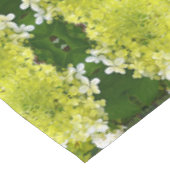 Chartreuse Green Abstract Hydrangea Blooms Patroon Tafelkleed (Gekanteld)