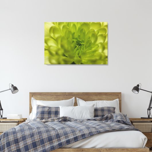 Chartreuse Groene Moeder Omwikkelde Canvas Afdruk (Insitu (Slaapkamer))