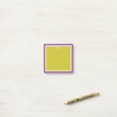 Chartreuse Purple Borders Monogrammed Post-it® Notes (Op bureau)
