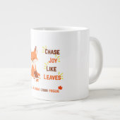 Chase Joy Like Leaves – Tweetalige Autumn Fox Mok (Voorkant rechts)