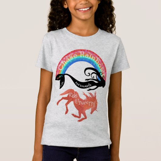 Chase Rainbows Swim met Mermaids, Ride Unicorns T-shirt (Voorkant)